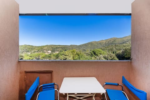Natural landscape, View (from property/room), Dining area