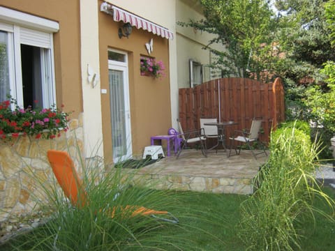 Garden, Balcony/Terrace