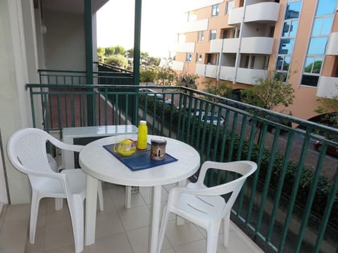 Balcony/Terrace, furniture