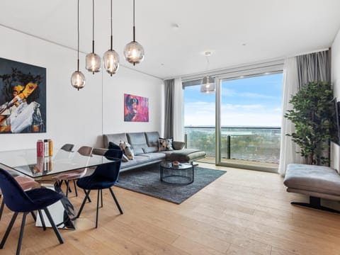 View (from property/room), Balcony/Terrace, Living room, Dining area