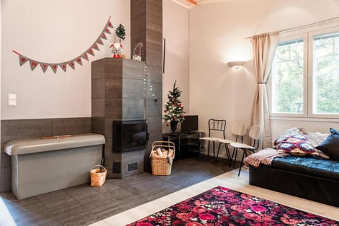 TV and multimedia, Living room, Evening entertainment