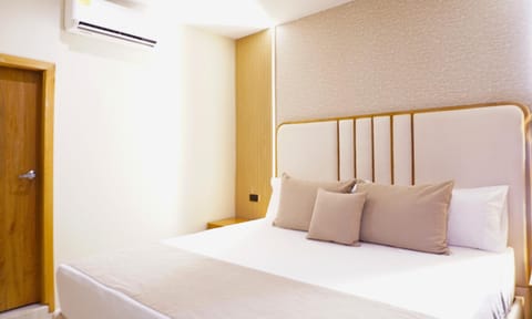 Bed, Bedroom, air conditioner