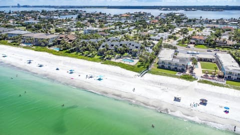Beachfront Aldea 7 House in Belleair Beach