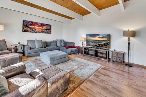 Peaceful Forest Retreat Near Lake and Town House in Dollar Point