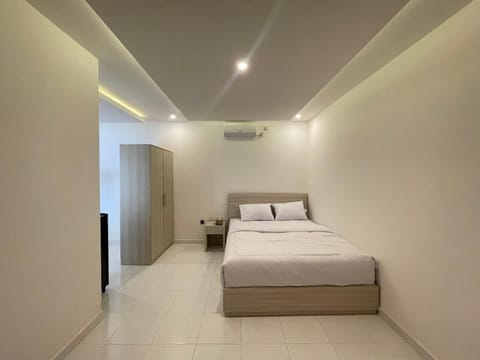 Bed, Photo of the whole room, Bedroom, wardrobe, air conditioner