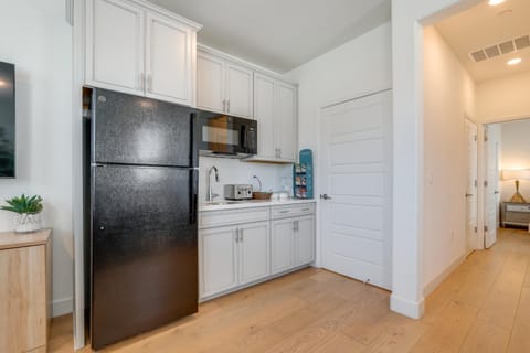 Cozy and Convenient Residential Duplex in Woodland House in Woodland