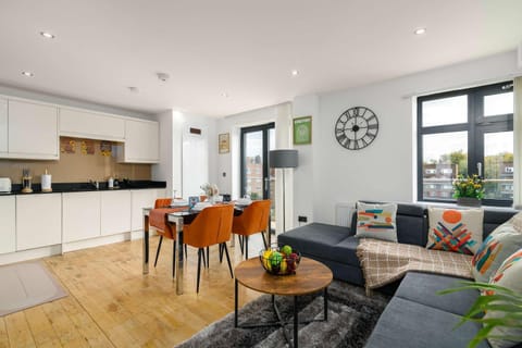 Kitchen or kitchenette, Living room, Decorative detail, Seating area, Dining area