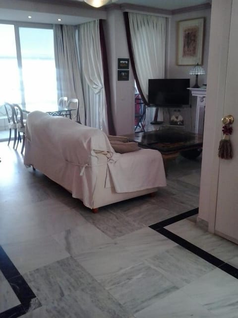 TV and multimedia, Photo of the whole room