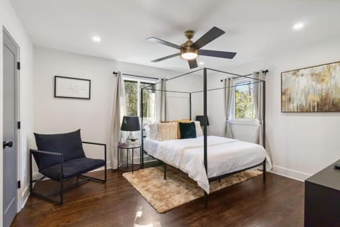 Casa Contempo Decatur House in Belvedere Park