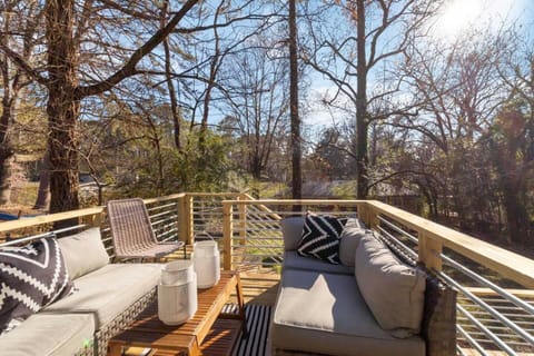 Casa Contempo Decatur House in Belvedere Park