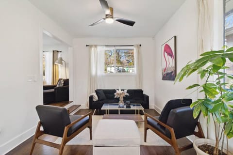 Casa Contempo Decatur House in Belvedere Park