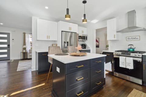 Casa Contempo Decatur House in Belvedere Park