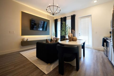 TV and multimedia, Living room, Dining area