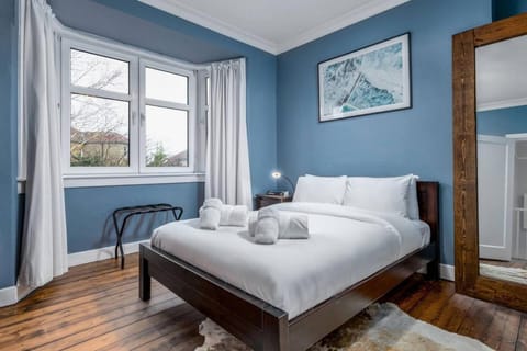 Tranquil Glasgow Retreat House in Glasgow