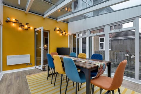 Tranquil Glasgow Retreat House in Glasgow