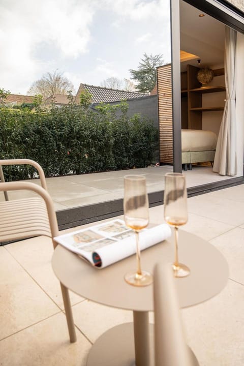 Luxe Guestroom free bikes and parking Apartment in Bruges