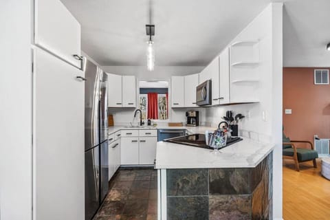 Pet Friendly, Mini Golf, Game Room, Hot Tub House in Massanutten