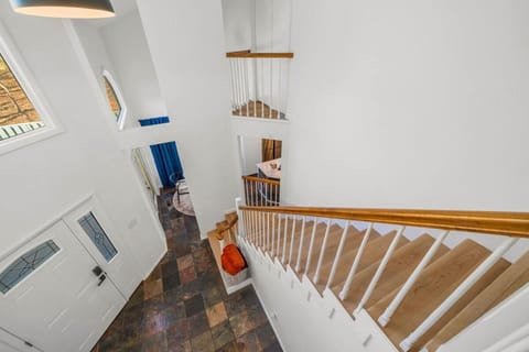 Pet Friendly, Mini Golf, Game Room, Hot Tub House in Massanutten