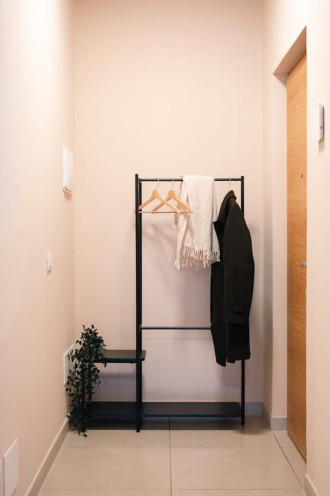 L'Atelier - 2 min walk to Benina Express Apartment in Province of Brescia