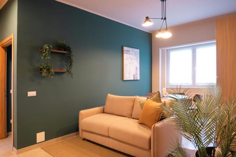 L'Atelier - 2 min walk to Benina Express Apartment in Province of Brescia