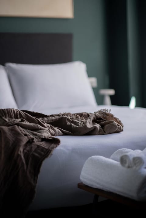 L'Atelier - 2 min walk to Benina Express Apartment in Province of Brescia