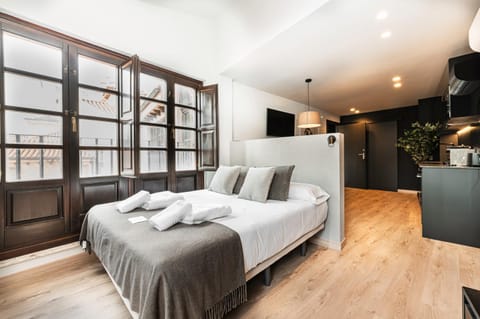 Seating area, Bedroom