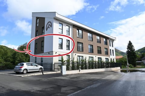 Property building, Day, Street view, Location