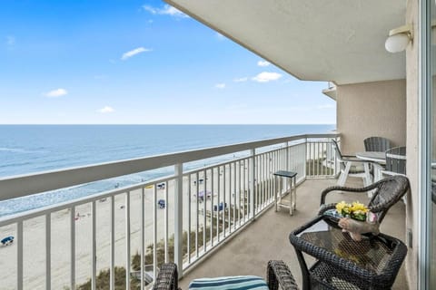 Sea Breeze Luxury Oceanfront at Crescent Shore Apartment in Crescent Beach