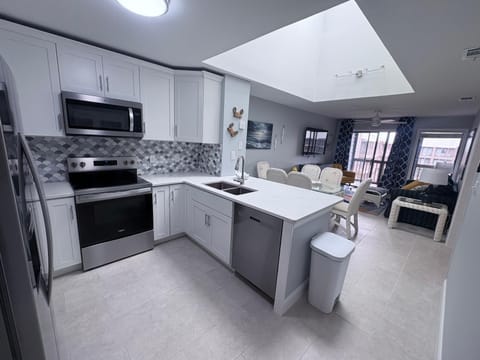 dishwasher, microwave, oven, stove, kitchen