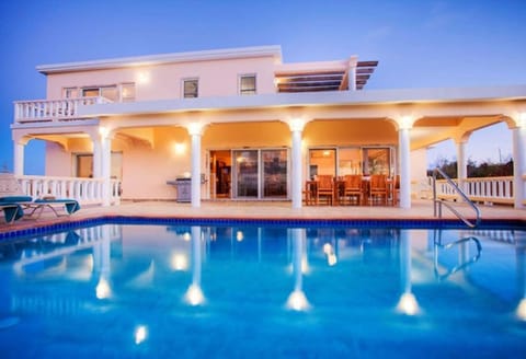 Property building, Patio, Balcony/Terrace, Pool view, Swimming pool, sunbed