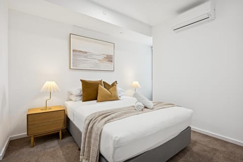 Bed, Bedroom, air conditioner