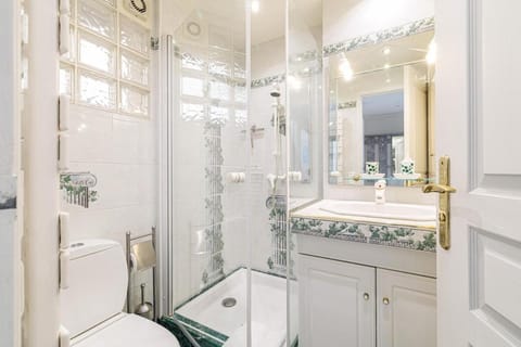 EDOUARD VII - Beautiful 1BDR - Beach 100m away Apartment in Menton