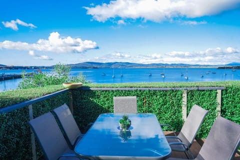 StayAU Riverfront Paradise Pet-friendly Tasmania House in Beauty Point