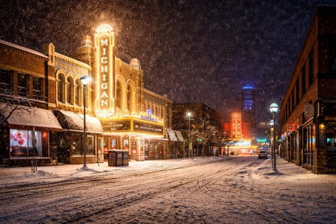 Night, Neighbourhood, Winter, City view, Street view, Location