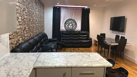 Perfect Stay Near Glasgow Town Apartment in Glasgow