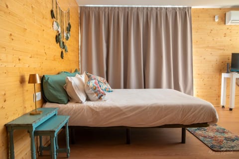 Bed, Photo of the whole room