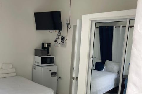Bed, Bedroom, microwave, oven