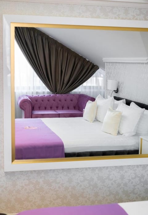 Queen Hotel Hotel in Novi Sad