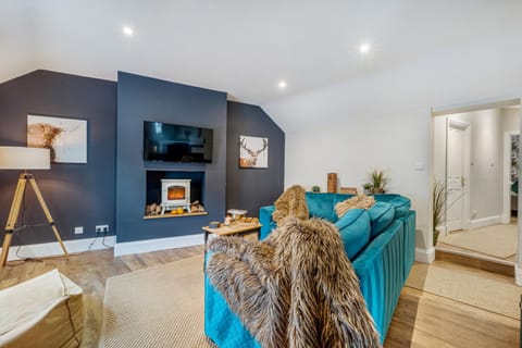 TV and multimedia, Living room, Seating area, fireplace, fireplace