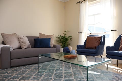 Paradyskloof Spacious Apartment Apartment in Stellenbosch