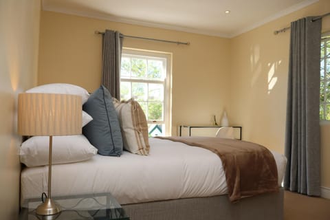 Paradyskloof Spacious Apartment Apartment in Stellenbosch