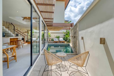 Anjuna Surf & Sunset 3BR Villas in Uluwatu Villa in Bali