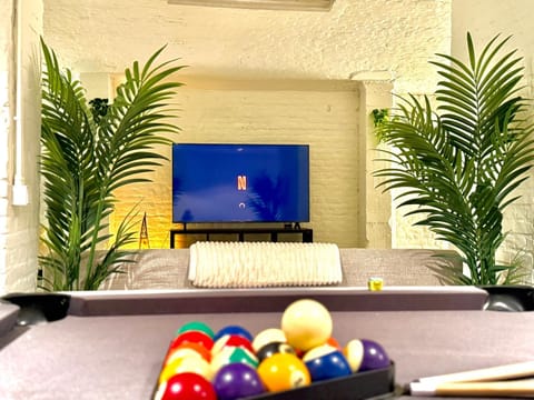 Communal lounge/ TV room, Billiard, Game Room, TV and multimedia, Evening entertainment