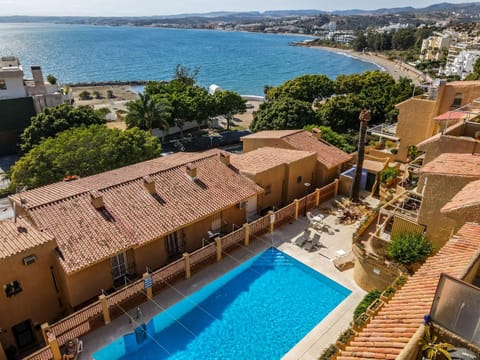 Area and facilities, Swimming pool, Swimming pool