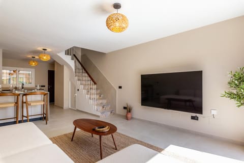 TV and multimedia, Living room, Dining area, kitchen