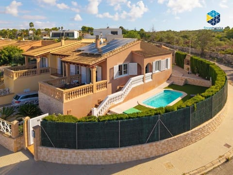Property building, Bird's eye view, Swimming pool