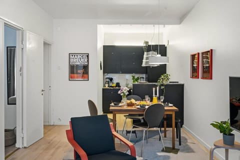 Scandi Luxury Renovated Central Access Apartment in Helsinki