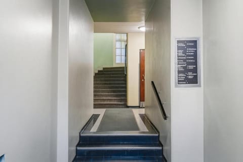 Scandi Luxury Renovated Central Access Apartment in Helsinki