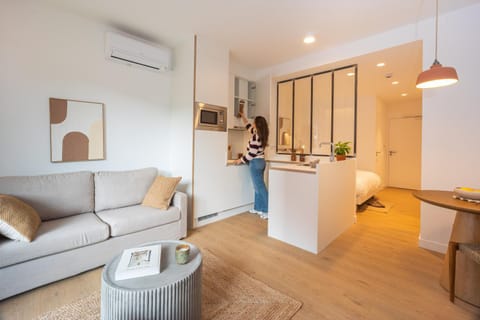 BABEL COMMUNITY Hôtel Saint-Quentin-en-Yvelines Gare Apartment hotel in Montigny-le-Bretonneux