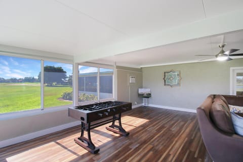 LuvLax Charming Golf Course Front Home House in Longboat Key